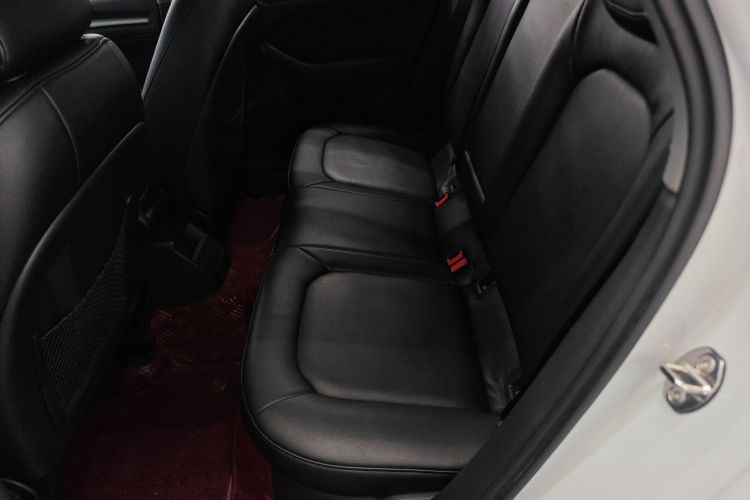 Audi A3 2019 car image #11
