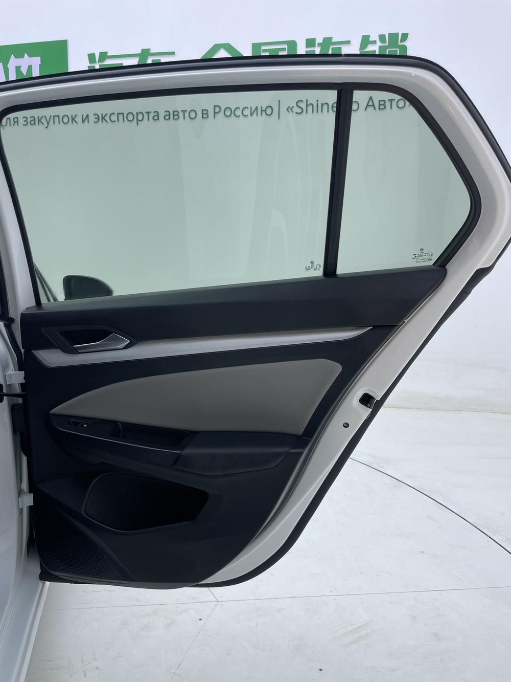 Volkswagen Golf 2022 car image #15