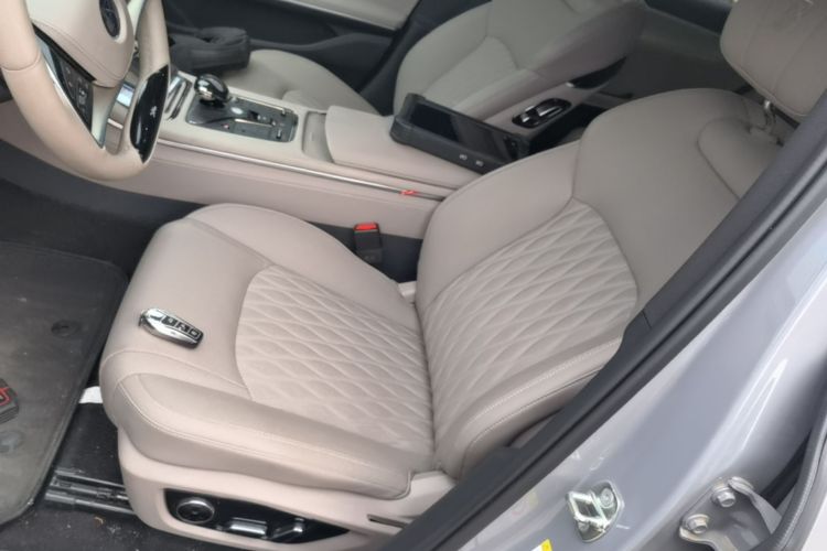 BYD Han 2024 car image #15