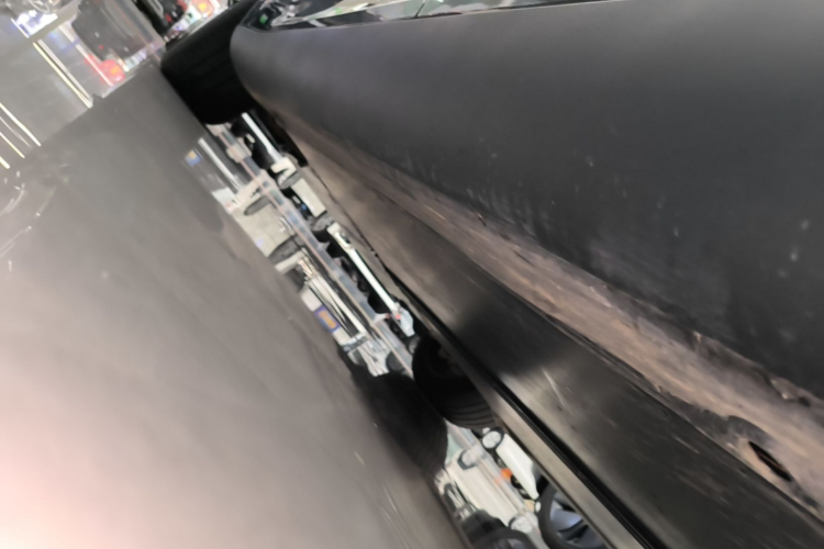 Tesla Model Y 2025 car image #27