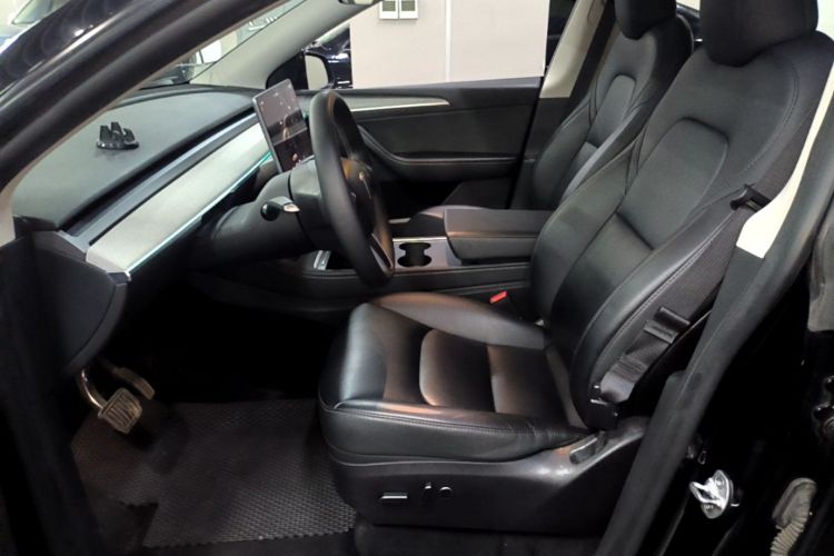 Tesla Model Y 2024 #15 Tesla Model Y 2024 car image #15