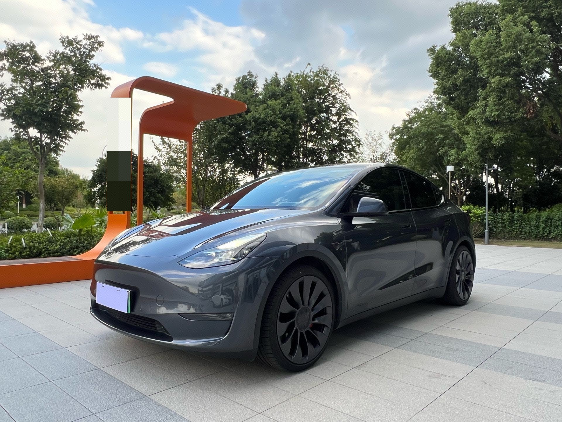Tesla Model Y 2023 car image 