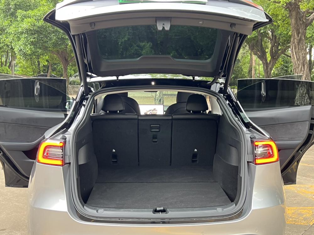 Tesla Model Y 2022 #25 Tesla Model Y 2022 car image #25