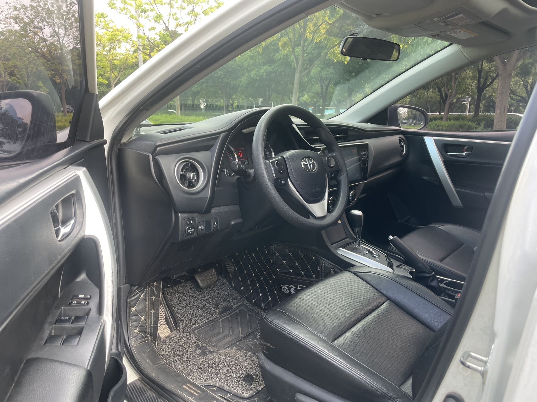 Toyota Corolla 2018 car image #12