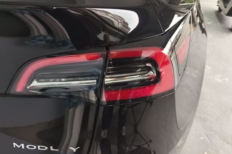 Tesla Model Y 2022 #8 Tesla Model Y 2022 car image #8