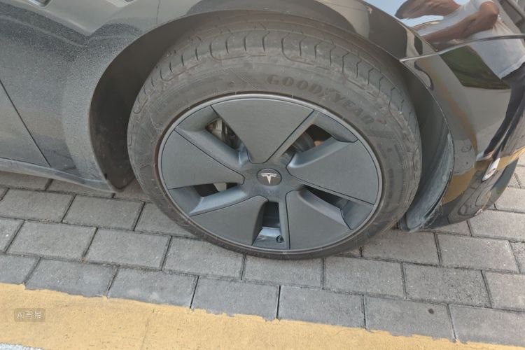 Tesla Model 3 2023 immagine di auto #9