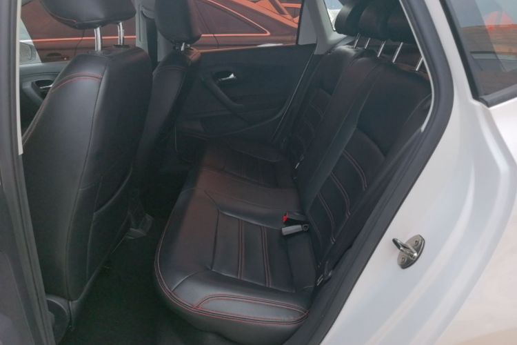 Volkswagen Polo 2019 car image #17