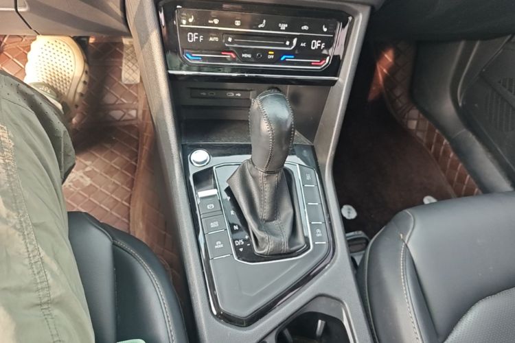Volkswagen Tharu 2021 #18 Volkswagen Tharu 2021 immagine di auto #18
