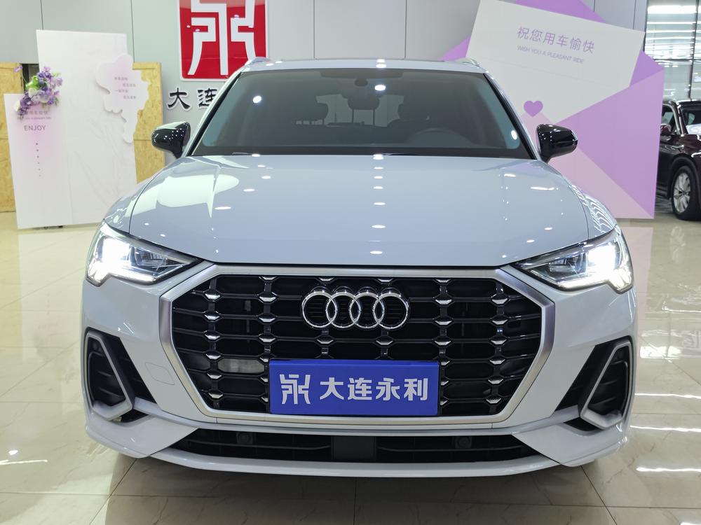 Audi Q3 2023 car image #2