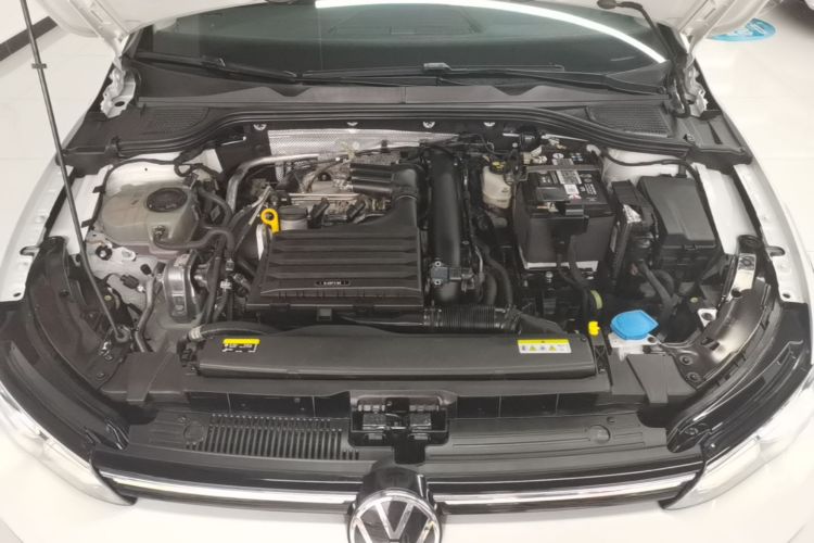 Volkswagen Golf 2024 car image #20