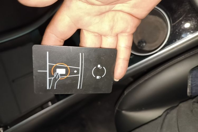 Tesla Model 3 2020 car image #9