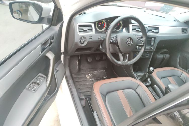 Skoda Rapid 2018 #16 Skoda Rapid 2018 image de voiture #16