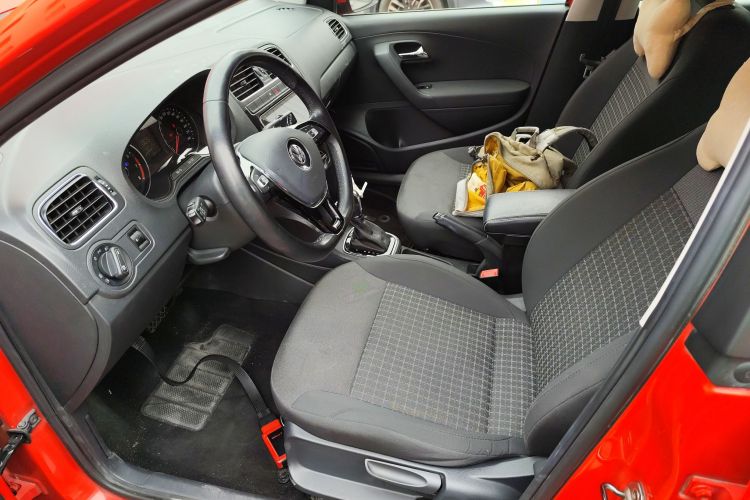 Volkswagen Polo 2018 car image #19