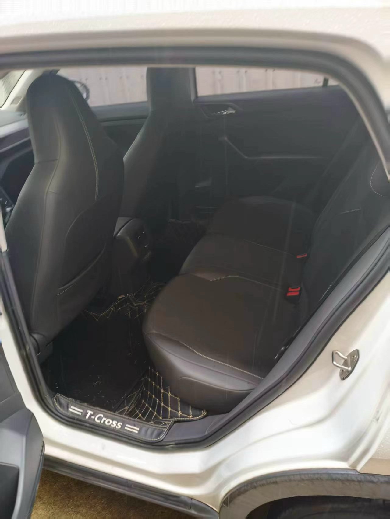 Volkswagen T-Cross 2019 #3 Volkswagen T-Cross 2019 car image #3