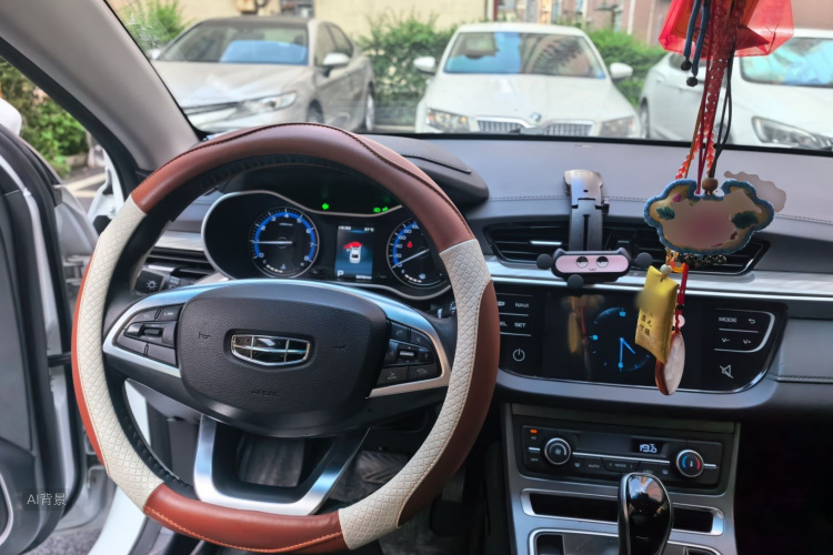 GEELY Emgrand 2019 car image #12