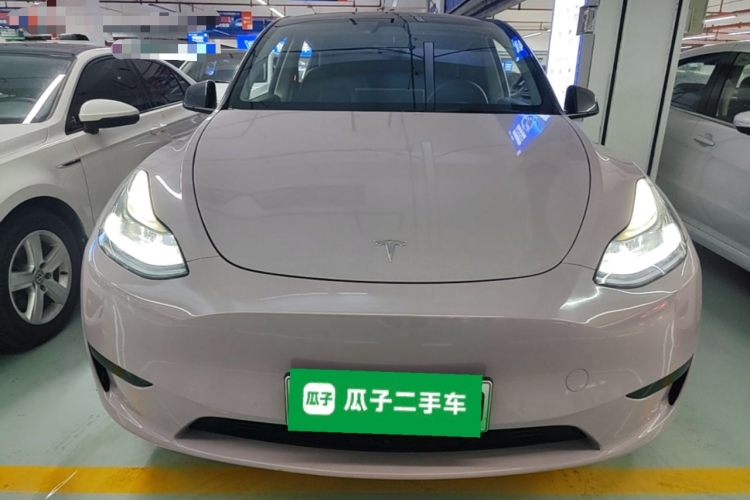 Tesla Model Y 2023 #3 Tesla Model Y 2023 car image #3