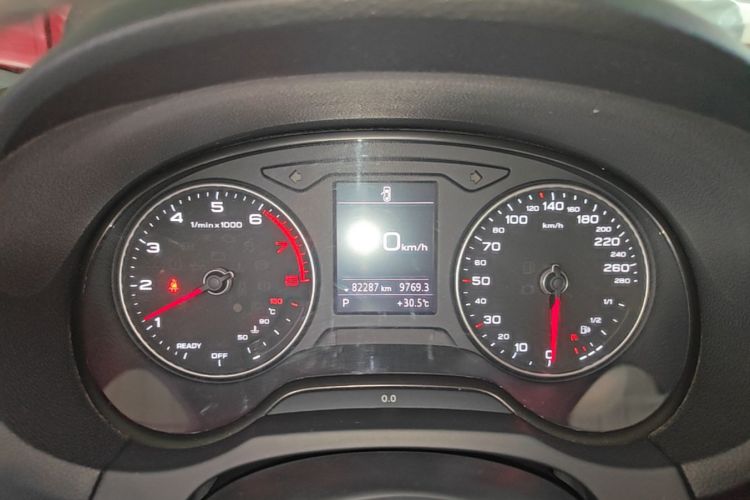 Audi A3 2018 car image #12
