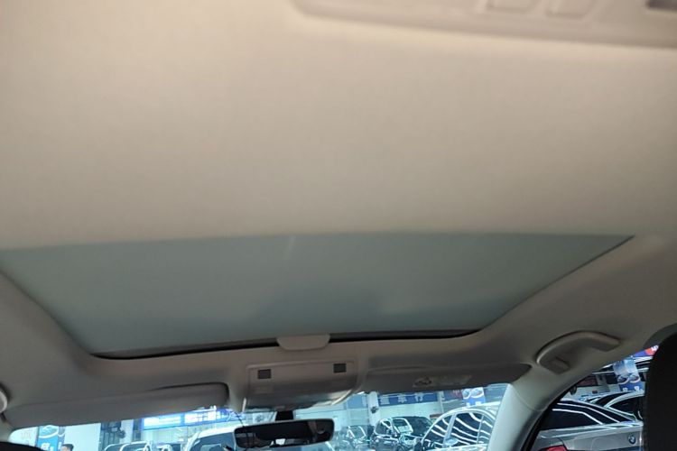Volkswagen Golf 2019 car image #20