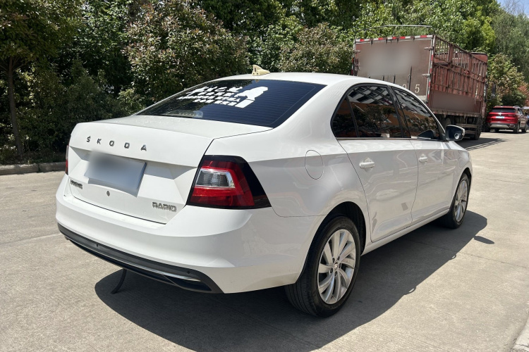Skoda Rapid 2019 image de voiture #6