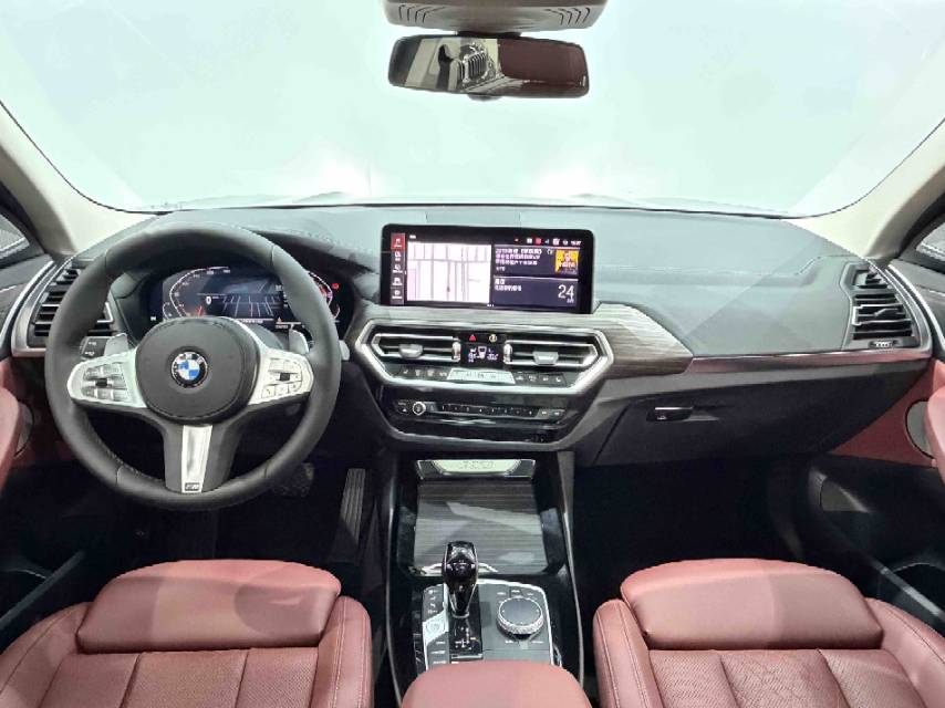 BMW X3 2024 car image #3