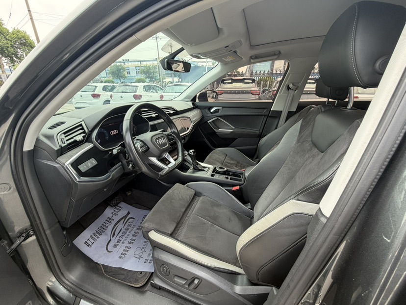 Audi Q3 2020 car image #4