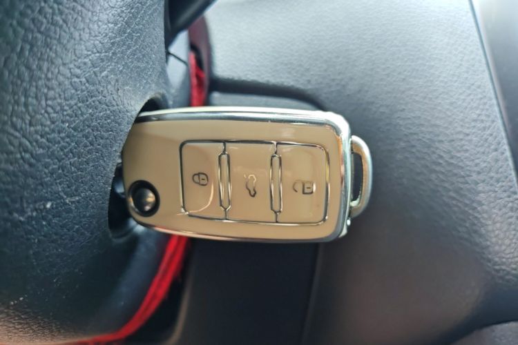 Volkswagen Polo 2019 car image #14