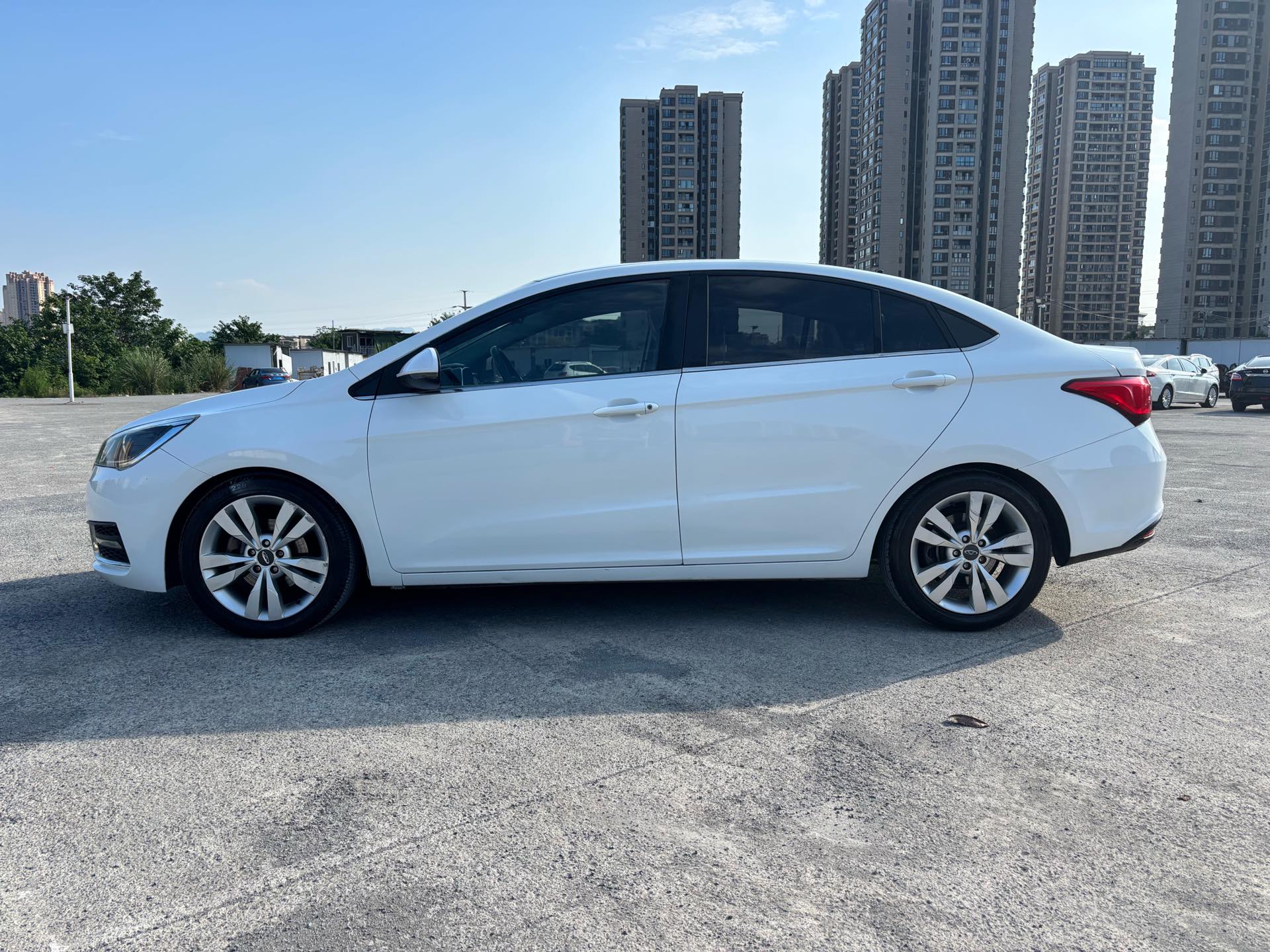Chery Arrizo 5 2016 #3 Chery Arrizo 5 2016 car image #3