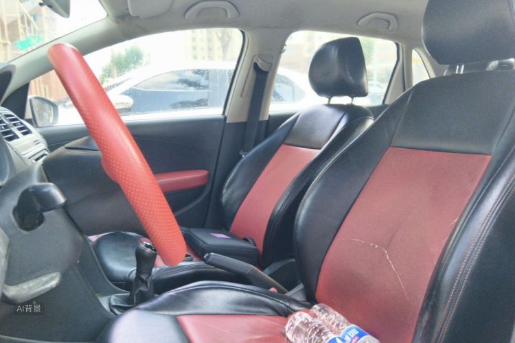 Volkswagen Polo 2015 car image #17