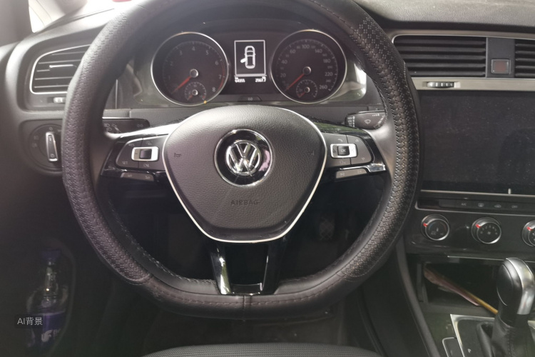 Volkswagen Golf 2018 car image #12