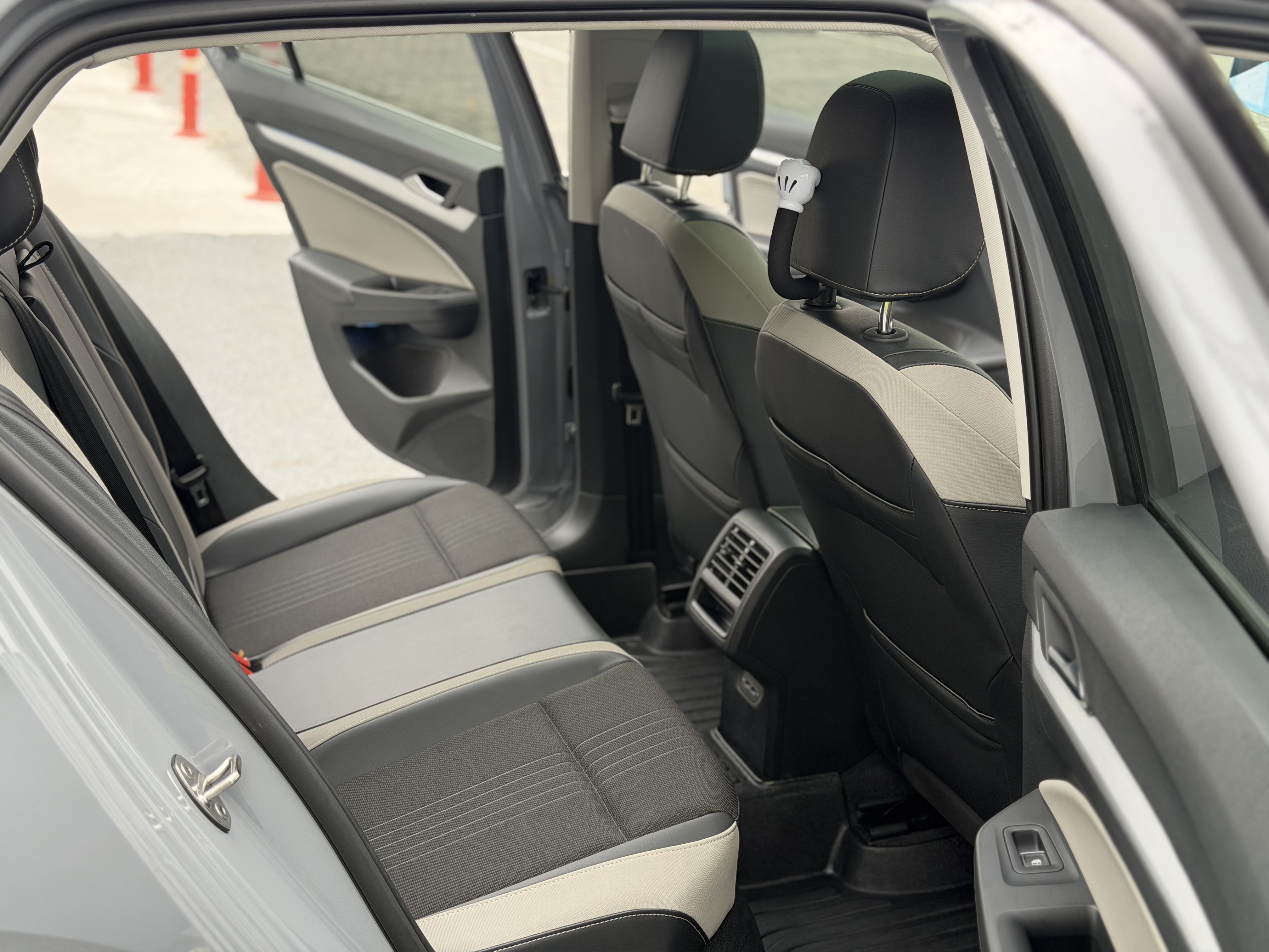 Volkswagen Golf 2021 car image #7