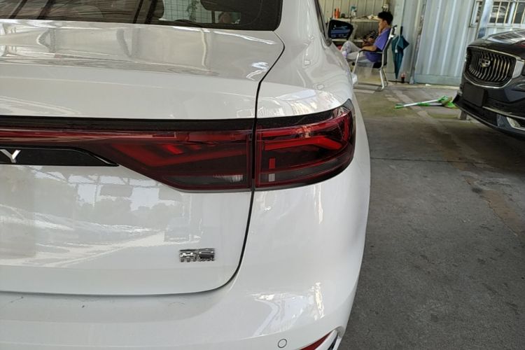 GEELY Emgrand 2022 #8 GEELY Emgrand 2022 car image #8