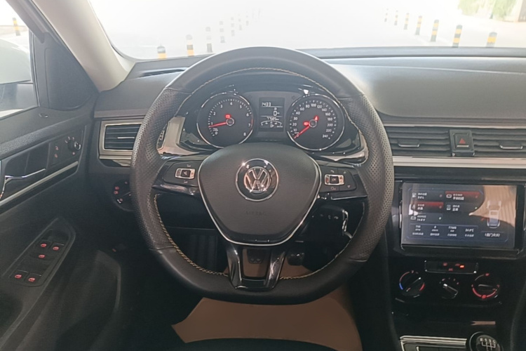 Volkswagen Bora 2018 car image #11