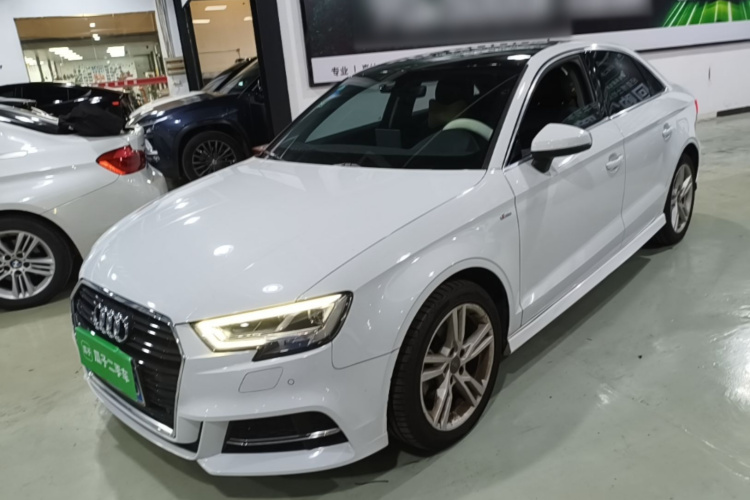 Audi A3 2019 car image #2