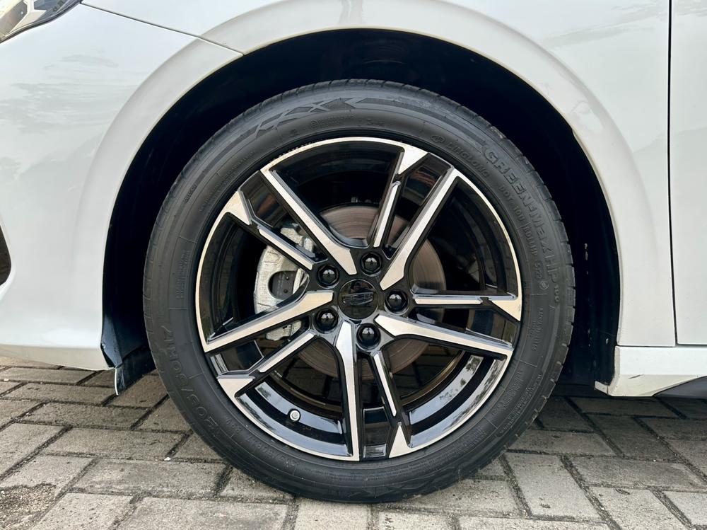 GEELY Binray 2023 car image #8