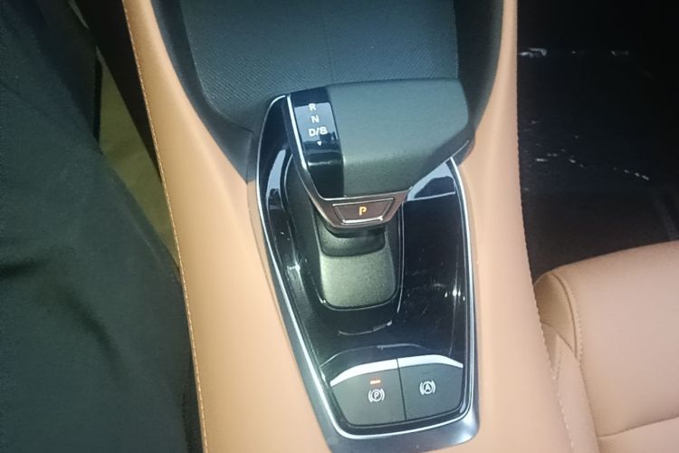 MG 5 2026 #14 MG 5 2026 imagen de coche #14