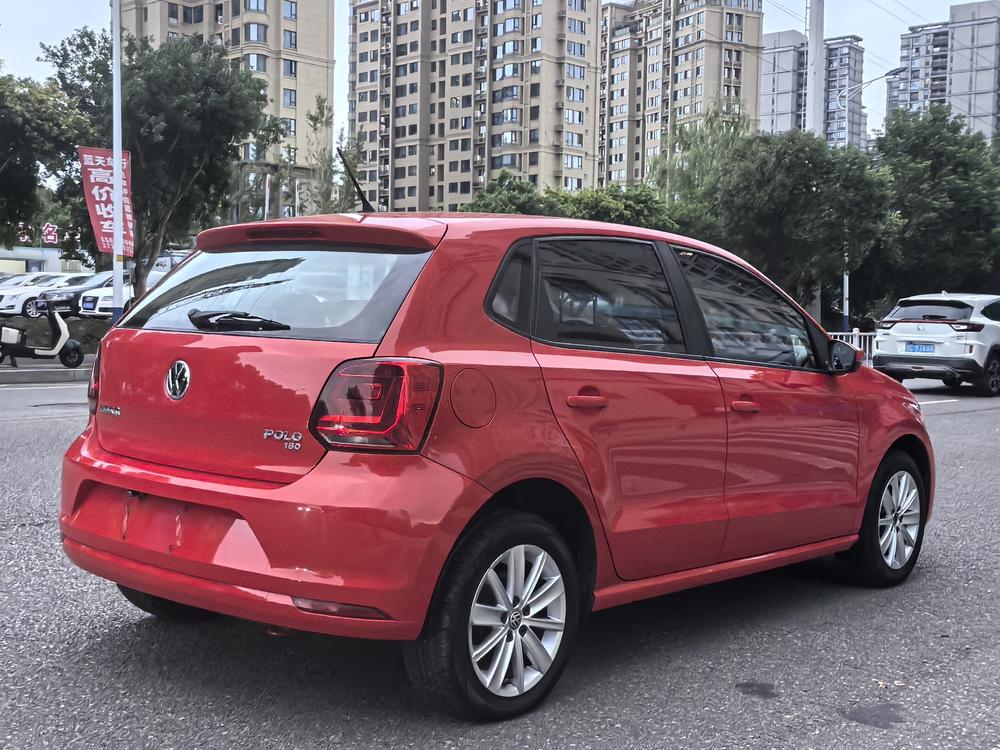 Volkswagen Polo 2015 immagine di auto #6