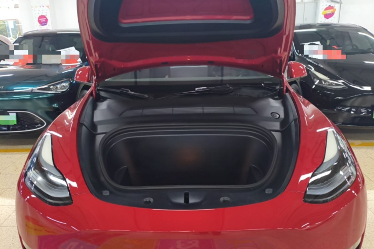 Tesla Model Y 2023 car image #20