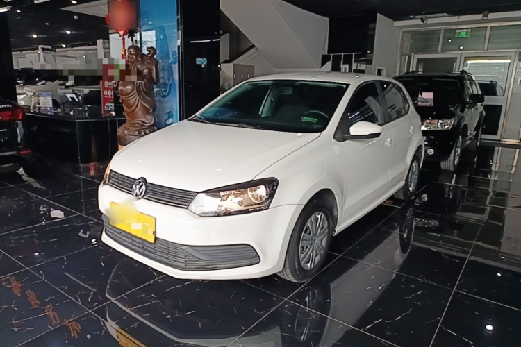 Volkswagen Polo 2019 car image #2