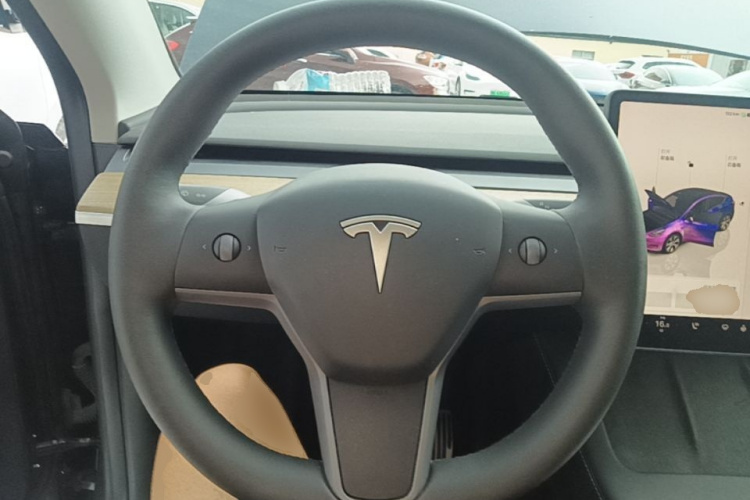 Tesla Model Y 2022 #11 Tesla Model Y 2022 car image #11