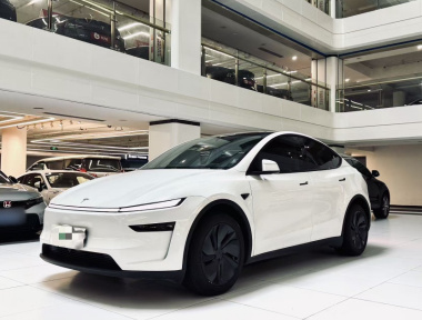 Tesla Model Y 2025 Tesla Model Y 2025 immagine di auto