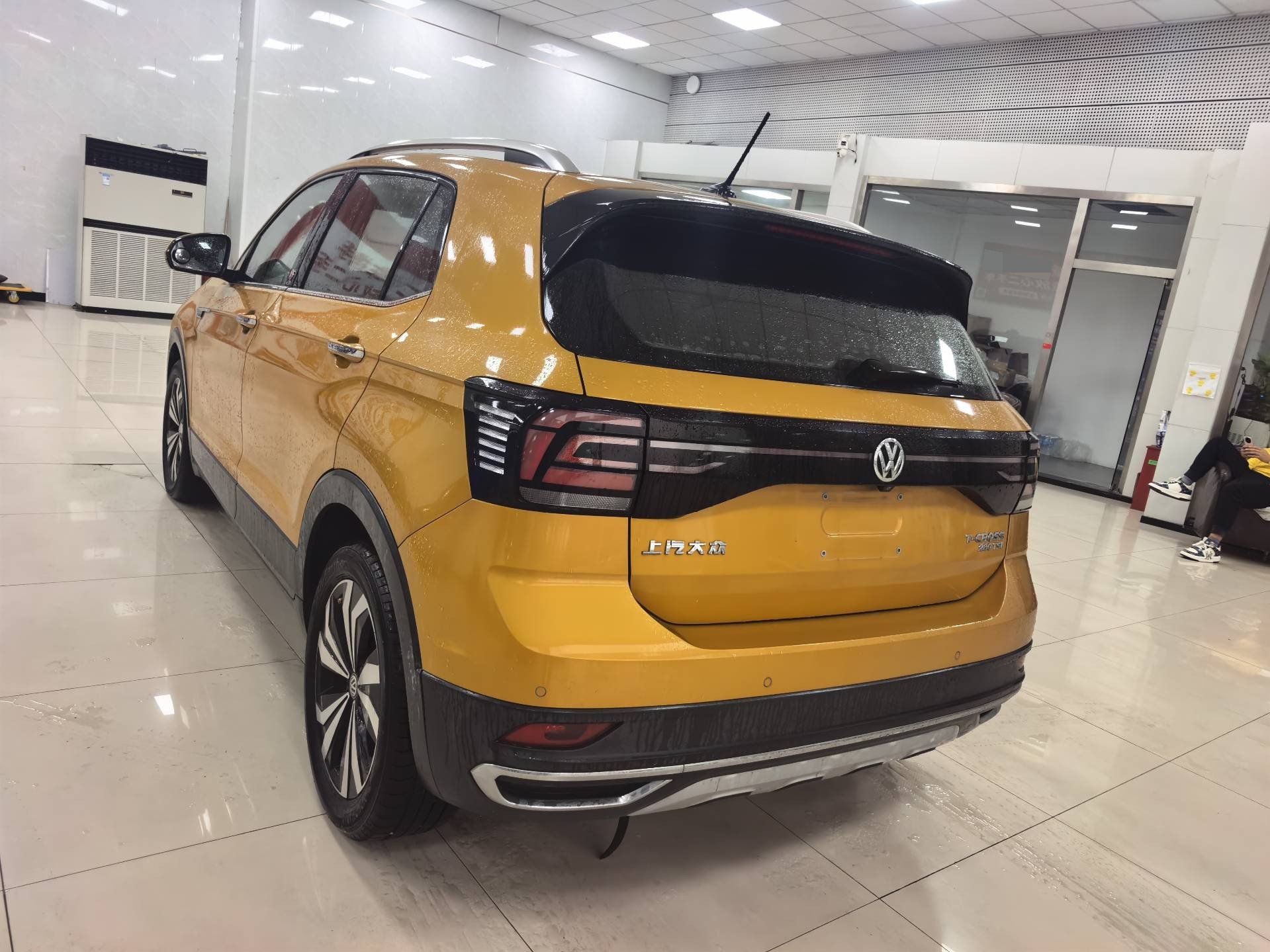 Volkswagen T-Cross 2019 изображение автомобиля #3