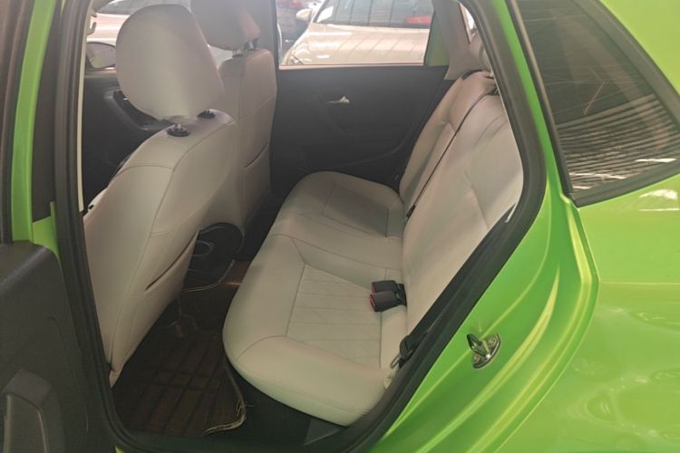 Volkswagen Polo 2018 car image #17