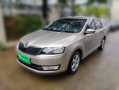 Skoda Rapid 2014 Skoda Rapid 2014 image de voiture