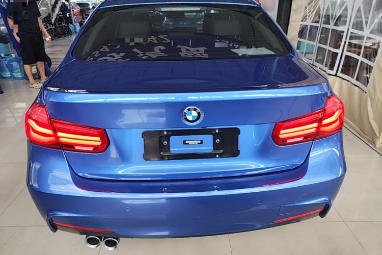 BMW 3 Series 2018 #6 BMW 3 Series 2018 car image #6