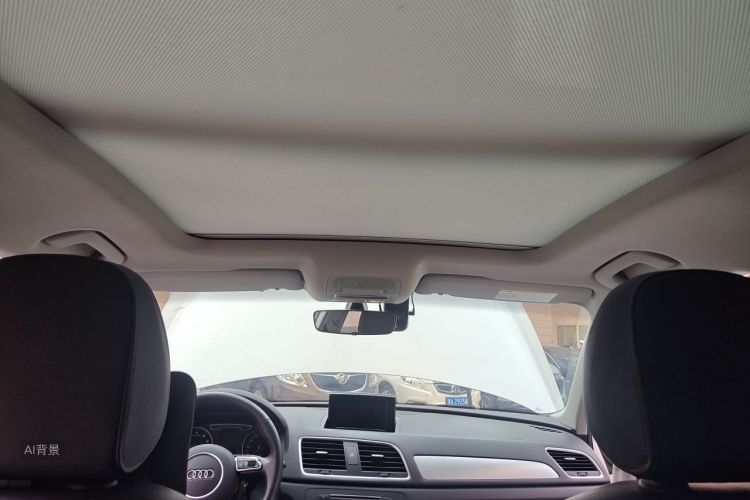 Audi Q3 2018 car image #20