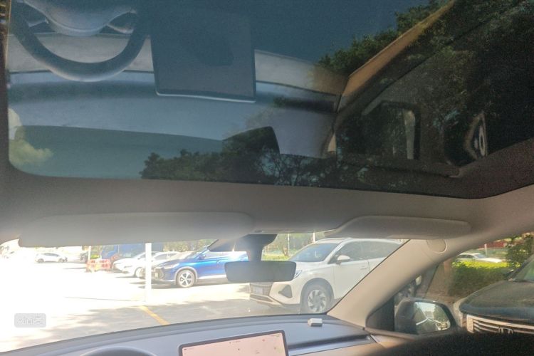 Tesla Model Y 2022 #20 Tesla Model Y 2022 car image #20