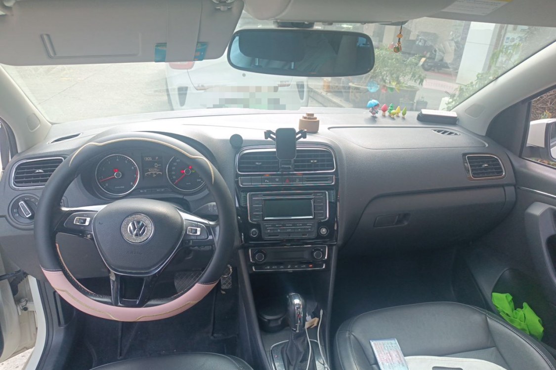 Volkswagen Polo 2015 #21 Volkswagen Polo 2015 car image #21