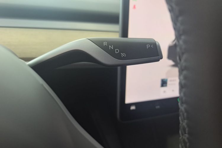 Tesla Model Y 2023 immagine di auto #14
