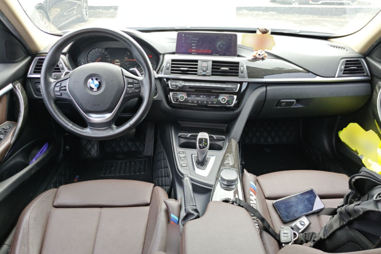 BMW 3 Series 2018 image de voiture #11