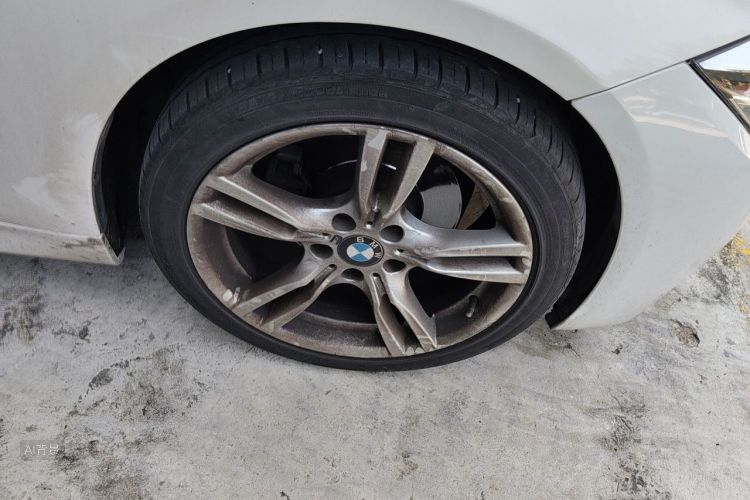 BMW 3 Series 2017 #9 BMW 3 Series 2017 car image #9